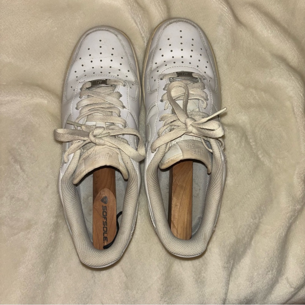 Nike Air Force 1 White Sneakers men’s 8.5 - Picture 7 of 9